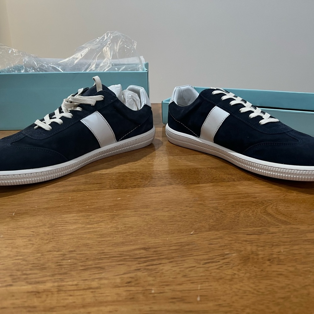 Modern Fiction Casual Sneaker